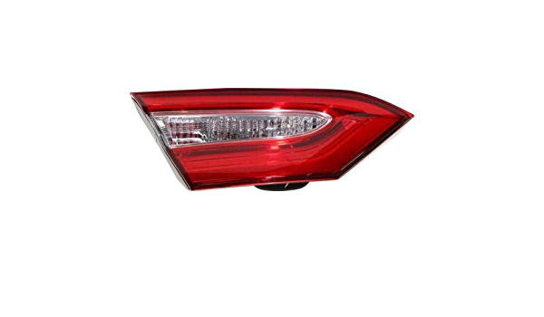Ліхтар внутрішній (в кришку багажника) лівий галоген Toyota Camry 2018-2020 (81590-06620), аналог