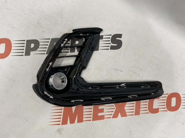 Рамка противотуманной фары правая Hyundai Elantra 2016-2018 (86564F2300), аналог