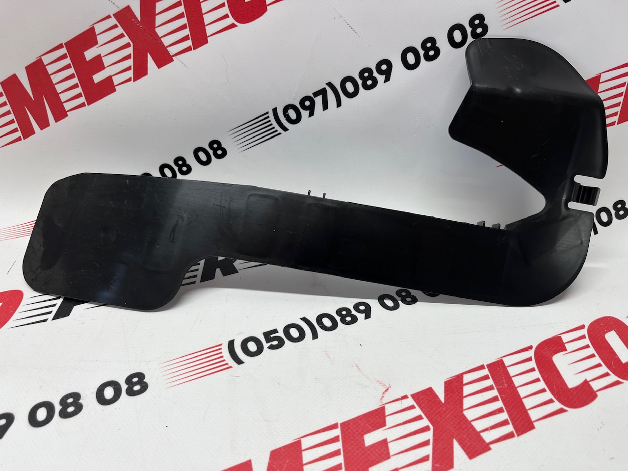 Кріплення протитуманної фари ліве Tesla Model 3 (1089447-00-A), аналог