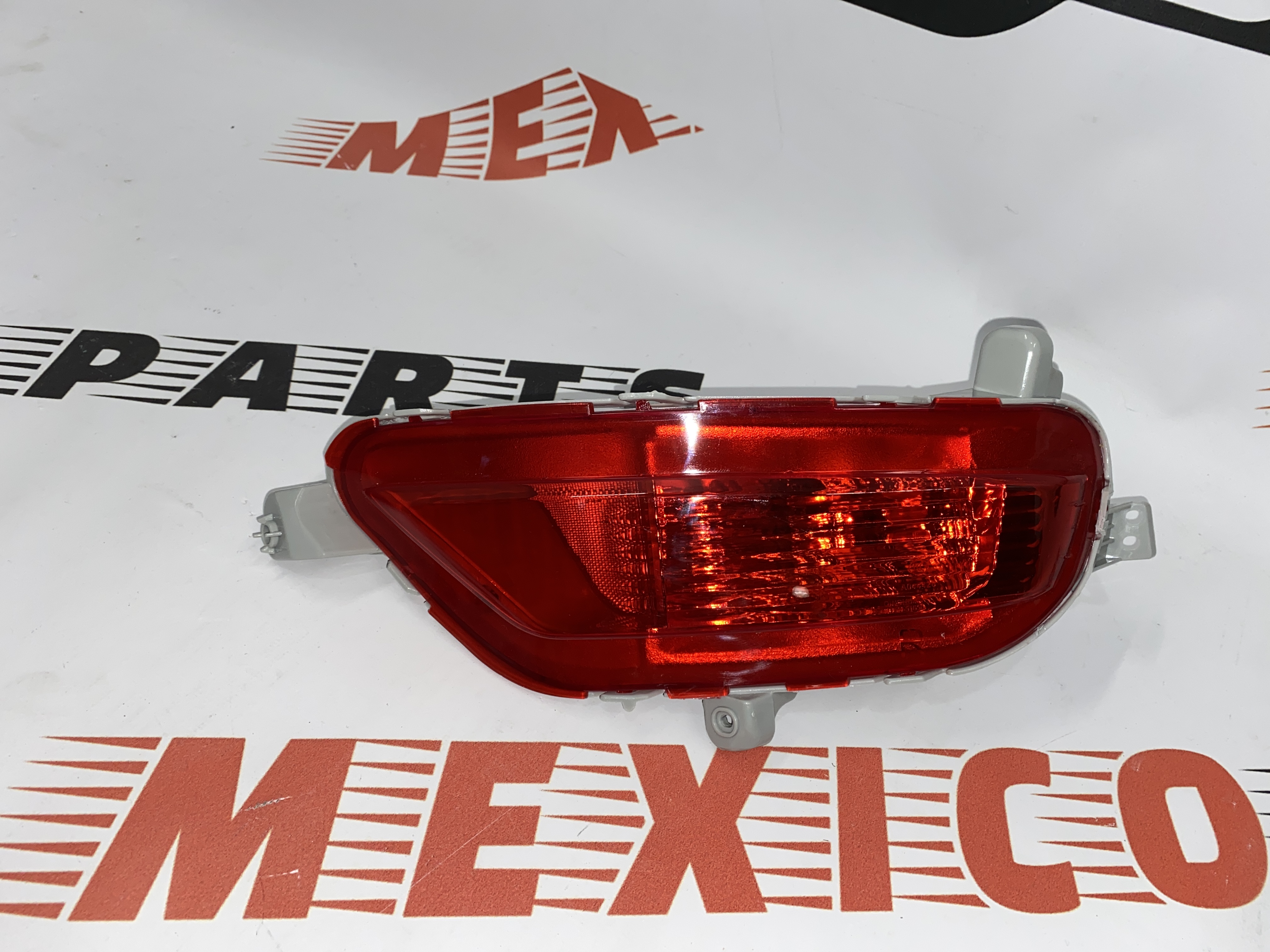 Протитуманна фара задня права Mazda CX5 2017-2020 (KB8A-51-5L0C), аналог