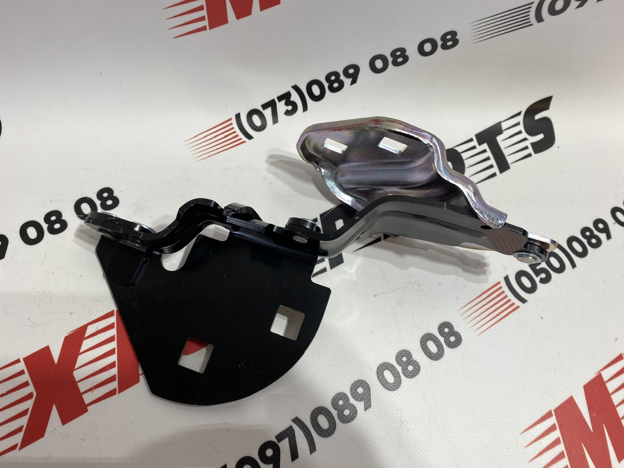 Петля капота лІва Tesla Model 3 2021-2023 (1643845-00-A), аналог