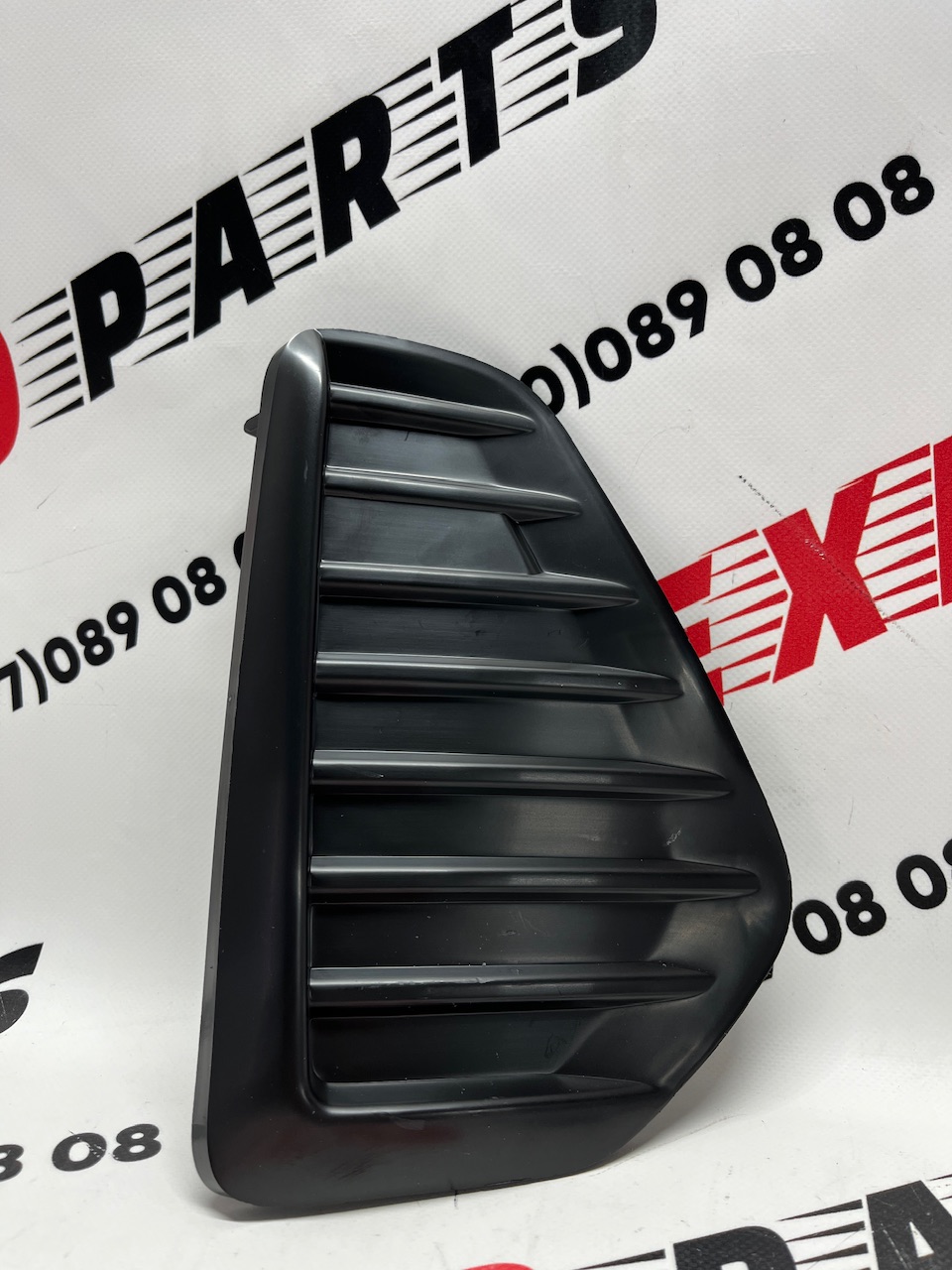 Заглушка противотуманной фары правая Nissan Kicks 2021- (62252-5RY5A), аналог