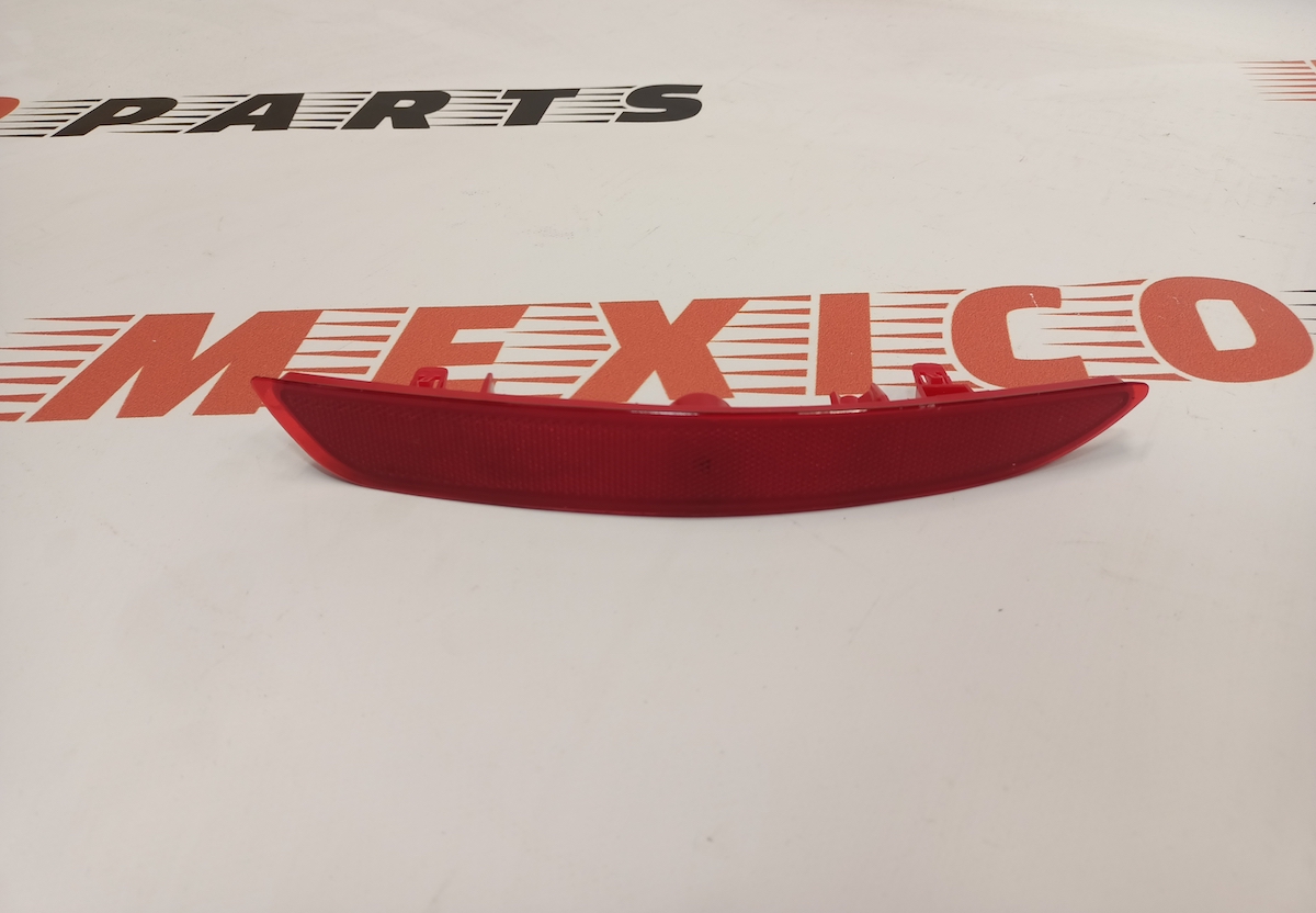 Катафот заднього бампера лівий Mazda 3 2019-2021 (B0J8515L0), аналог