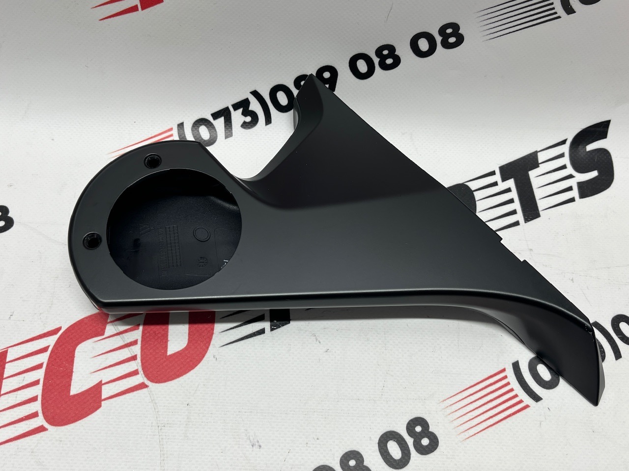 Накладка дзеркала права низ Tesla Model Y 2020-2024 (8202208), аналог