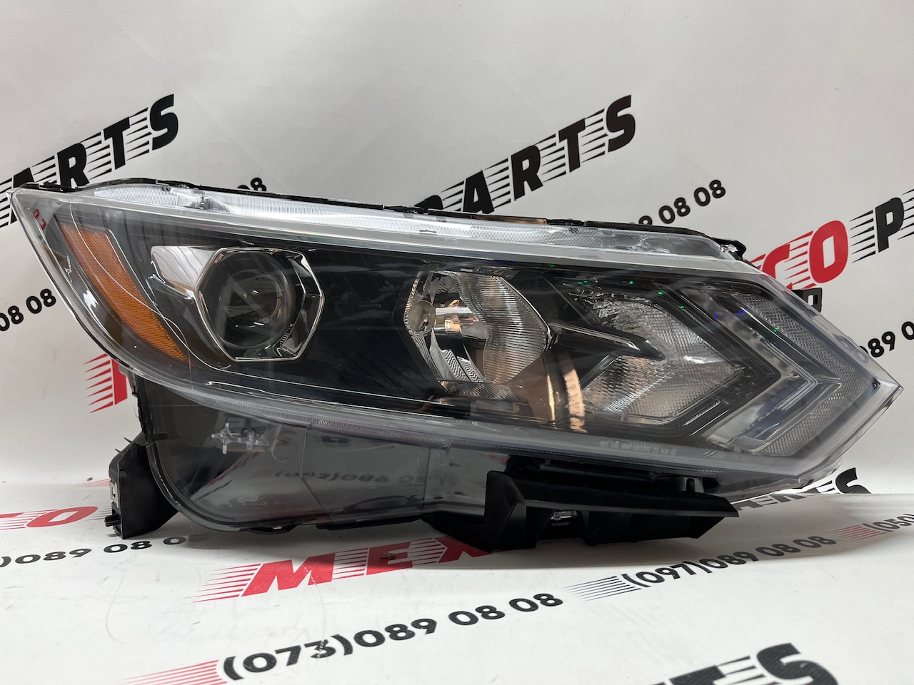 Фара права з жовтим катафотом Nissan Qashqai 2019-2021 (26010-6MR0A), аналог