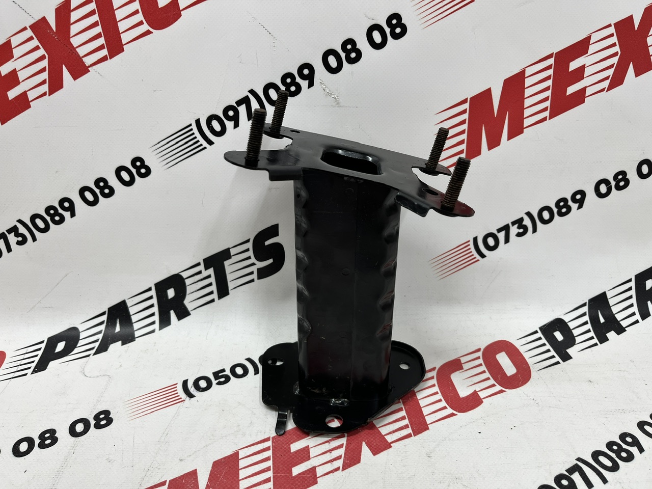 Пятак (кронштейн) правый заднего усилителя (вид 2) Nissan X-Trail(Rogue) 2014-2020 (H5210-4CCMA), аналог