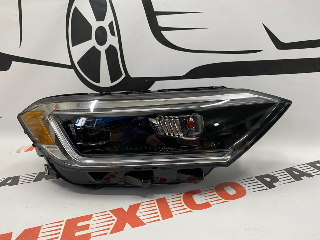 Фара правая LED Volkswagen Jetta 2019- (17A 941 036 F), аналог