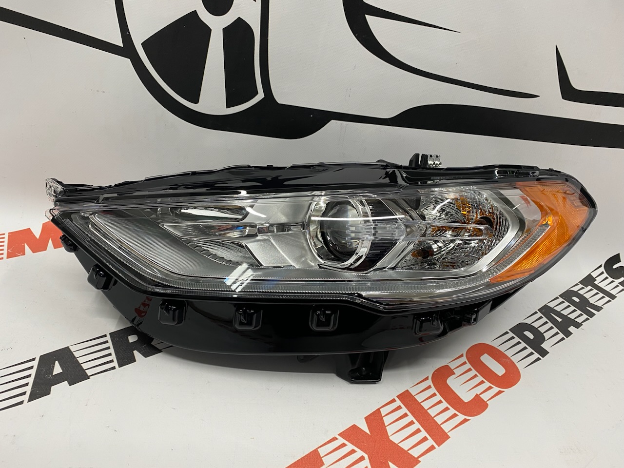 Фара левая с led полоскойFord Fusion 2017-2020 (HS7Z-13008-H), аналог