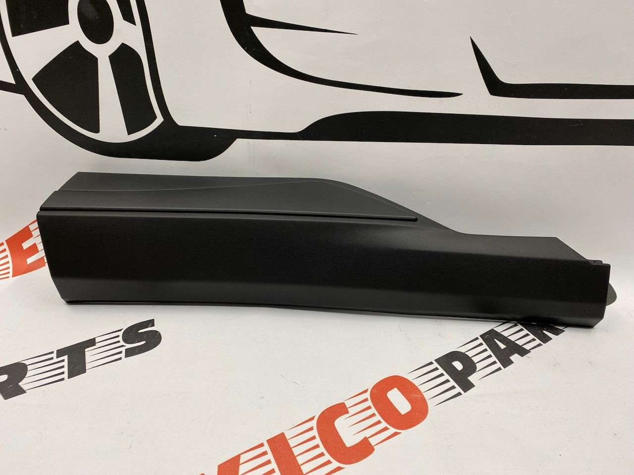 Накладка на заднюю левую дверь Nissan X-Trail(Rogue) 2021-2023 (82871-6RR0A), аналог