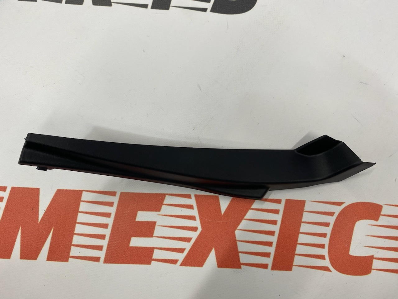 Молдинг крыла передний (Защита жабо) правая Nissan Sentra 2012-2019 (668943sg0a), аналог