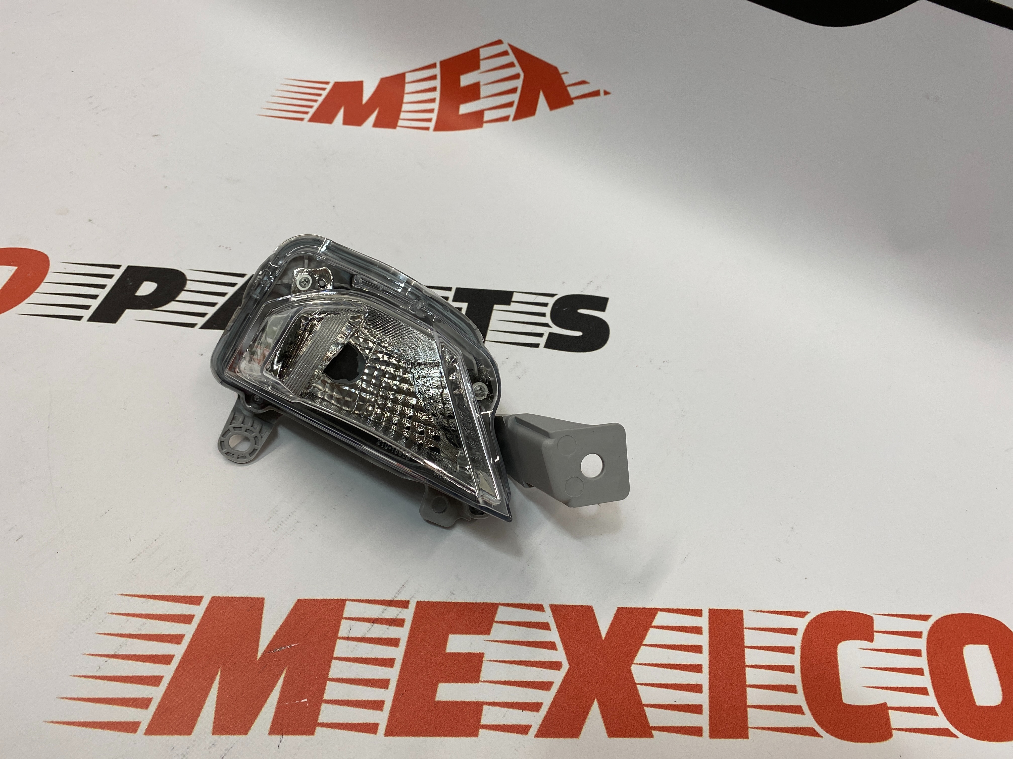 Поворотник бампера правый Nissan Altima 2019-2021 (26130-6CA0A), аналог