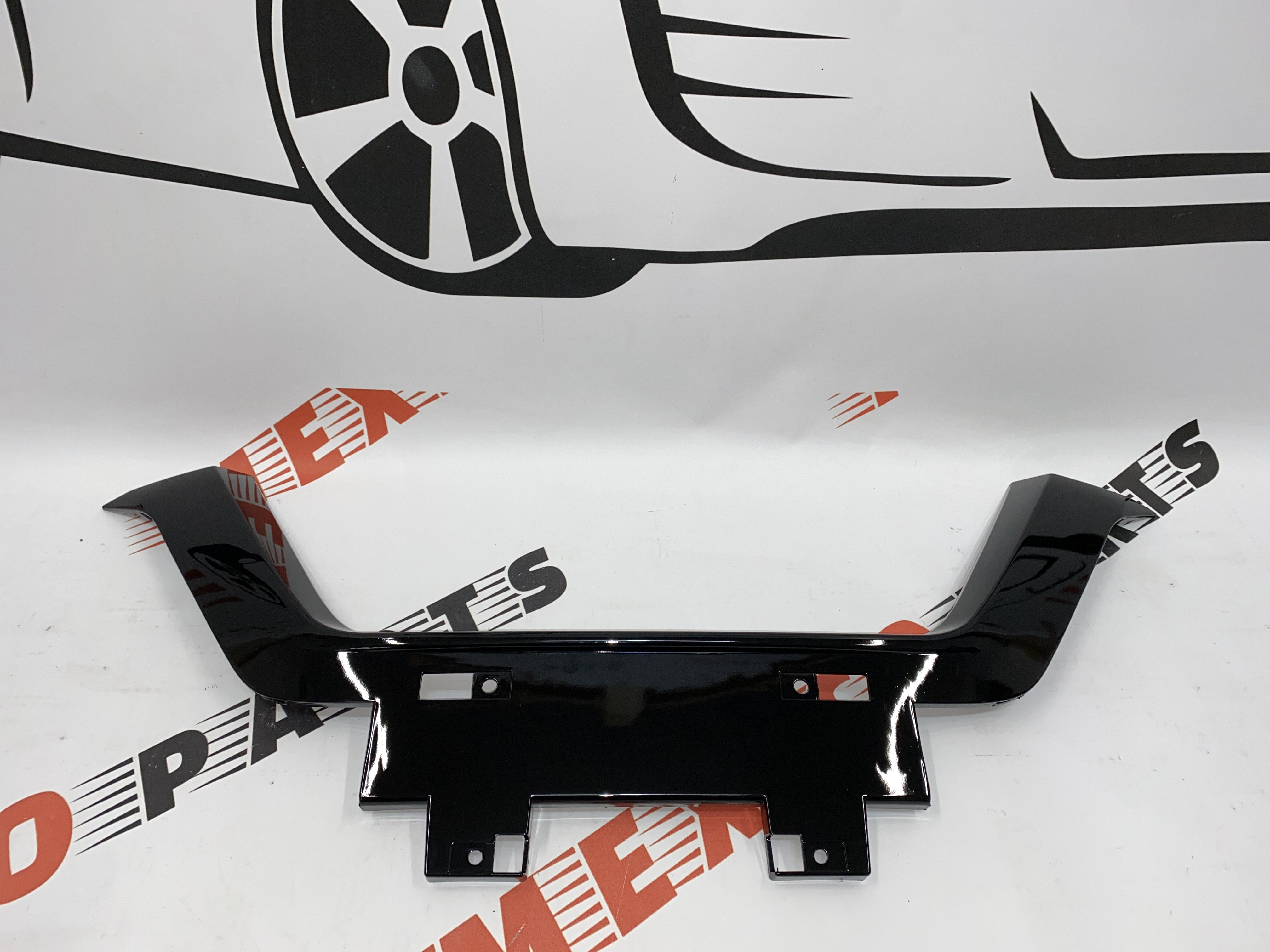 Накладка переднего бампера под решетку Nissan X-Trail(Rogue) 2017-2020 (622786FL0A), аналог