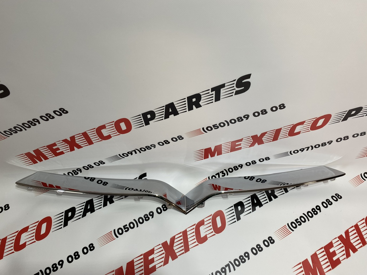 Молдинг решітки радіатора хром  Tesla Model X 2015-2020 (104702200d)