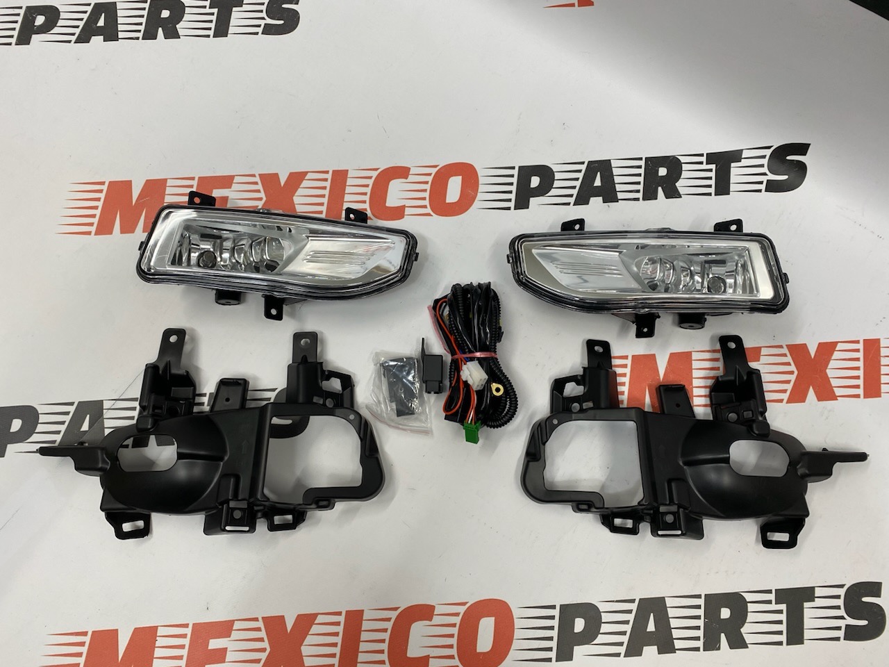Комплект противотуманных фар  NISSAN QASHQAI 2019- (26150-8995A), аналог
