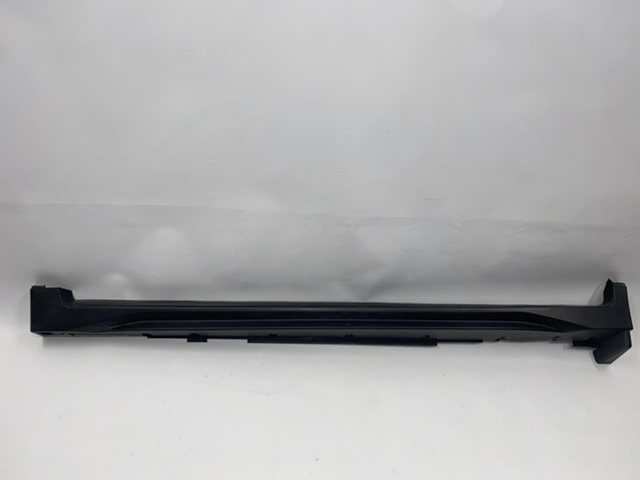 Накладка порога оригинал б/у левая Nissan X-Trail (Rogue) 2017-2020 (76851-6FL0A)