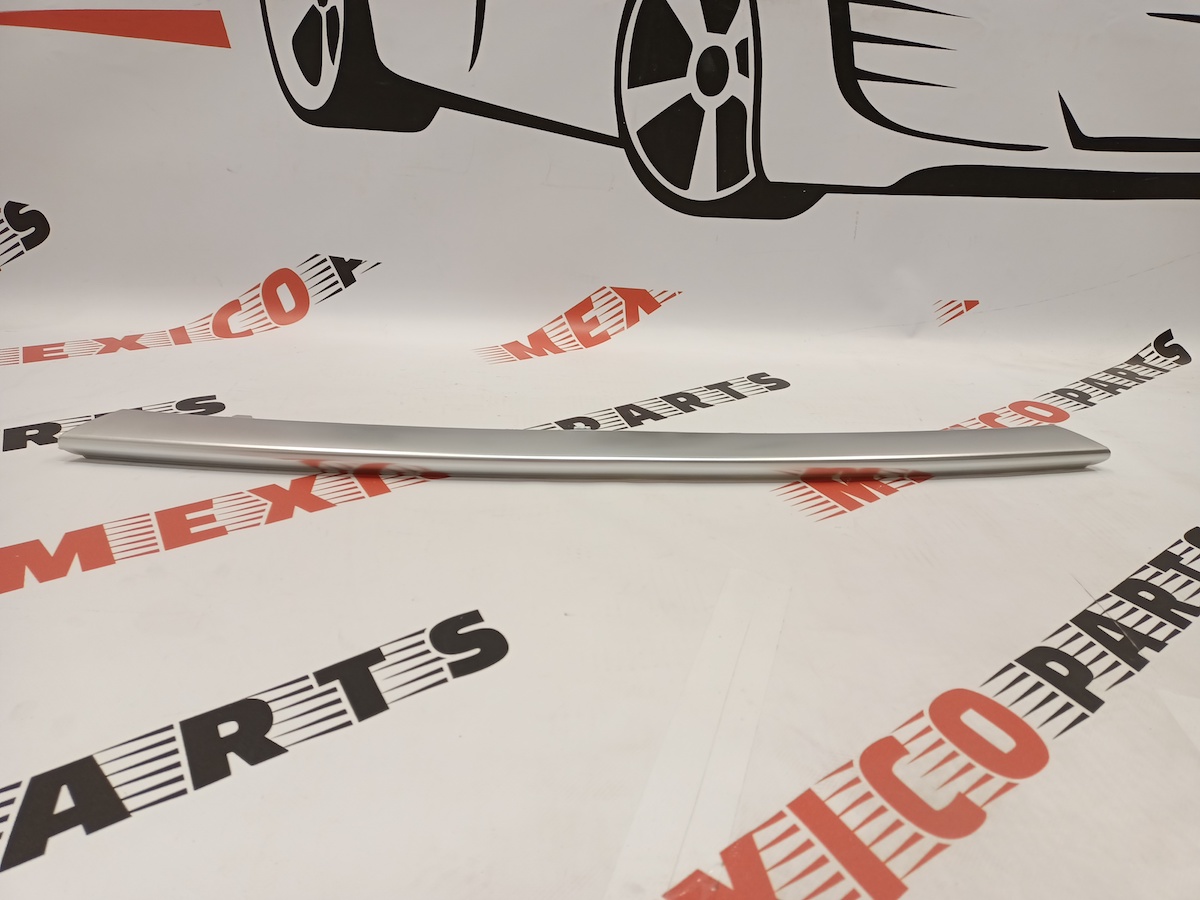 Губа переднього бампера сіра Toyota Camry 2018-2020 (53122-06080), аналог