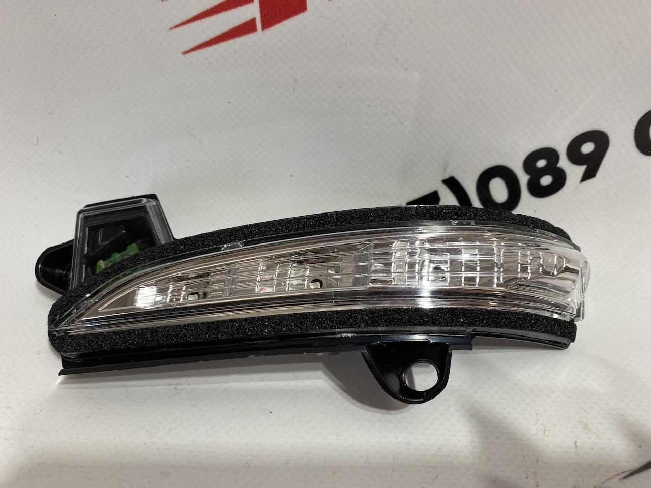 Поворотник в дзеркало лівий USA Ford Fusion 2013-2019 ( DS7Z-13B375-A), аналог
