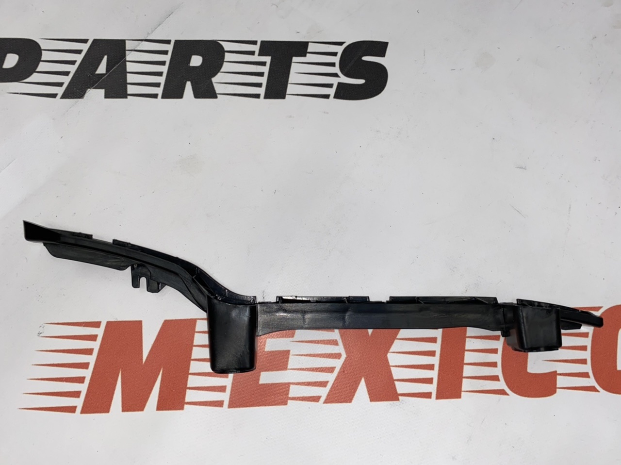 Крепление заднего бампера левое SE Dodge Journey 2011- (05178413AF), аналог