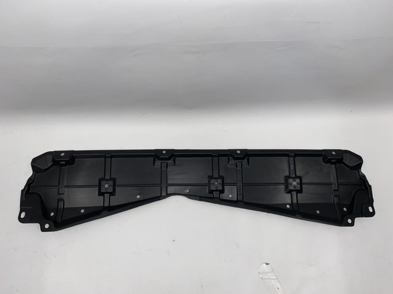 Пильник радіатора центр Toyota RAV-4 2016-2018 (51441-42150), аналог