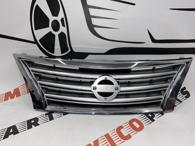 Решетка радиатора с хромом Nissan Sentra 2012-2016 (62310-3SH0A), аналог