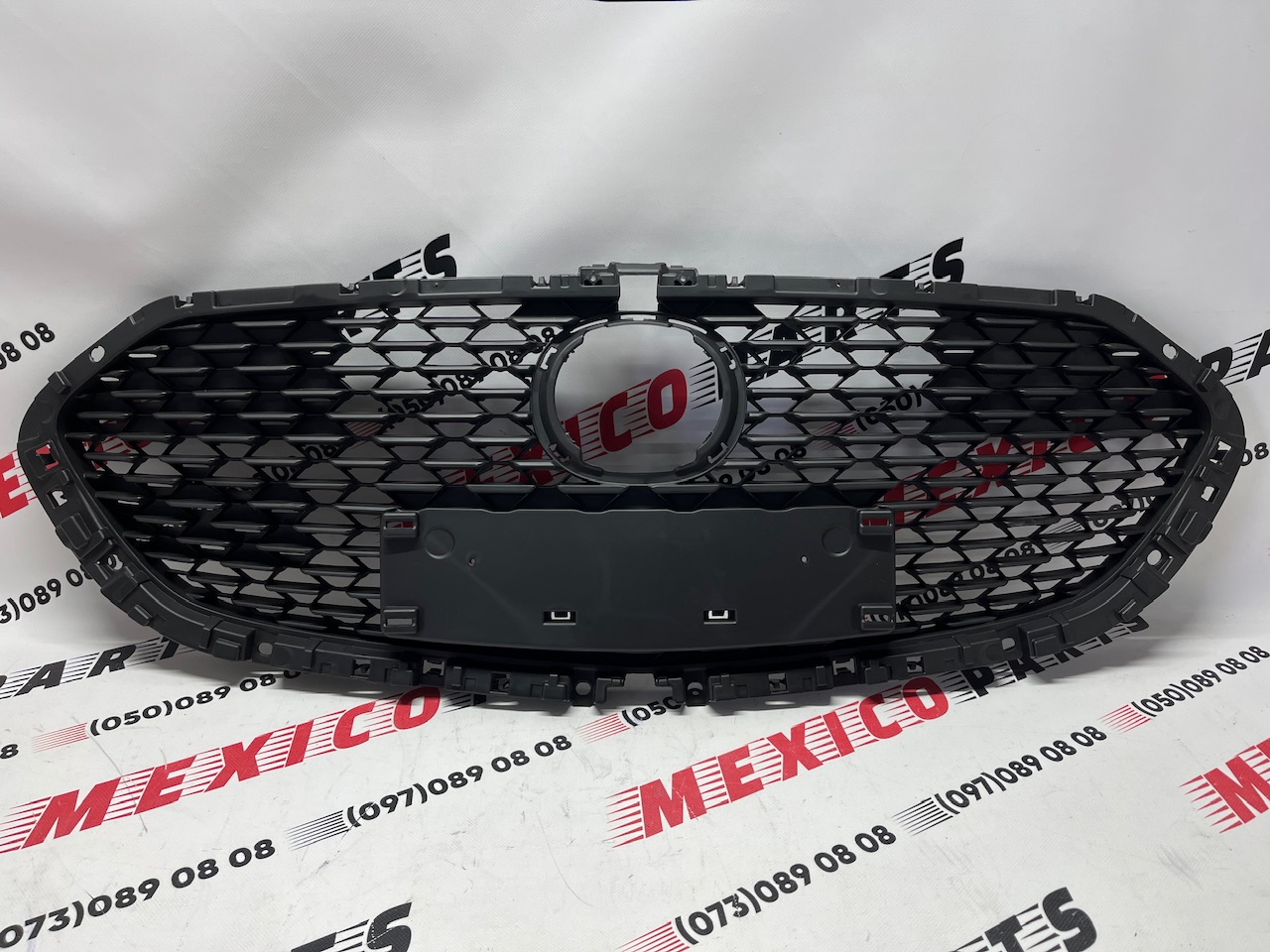 Решітка радіатора матова  Mazda 3 2019-2021 (BCKB50711), аналог