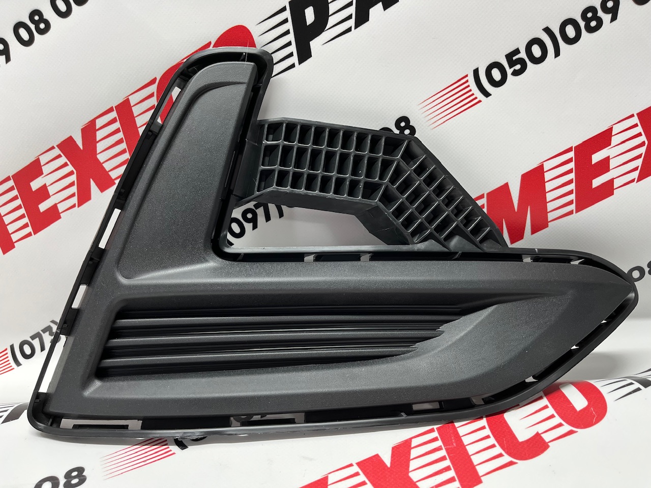 Заглушка противотуманной фары правая Nissan Sentra 2019- (62256-6LB0A), аналог
