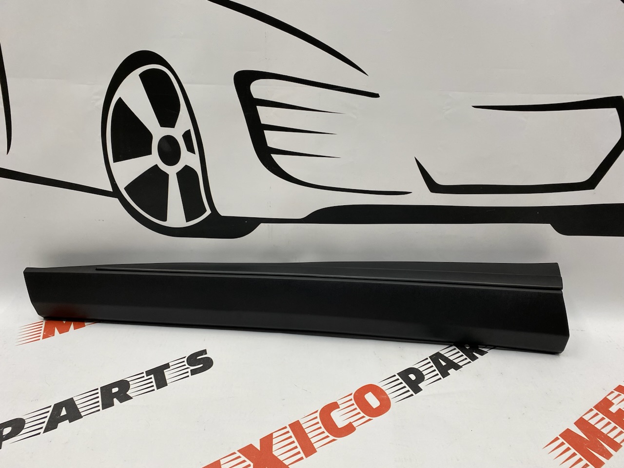 Накладка на переднюю левую дверь Nissan X-Trail(Rogue) 2021-2023 (80871-6RR0A), аналог