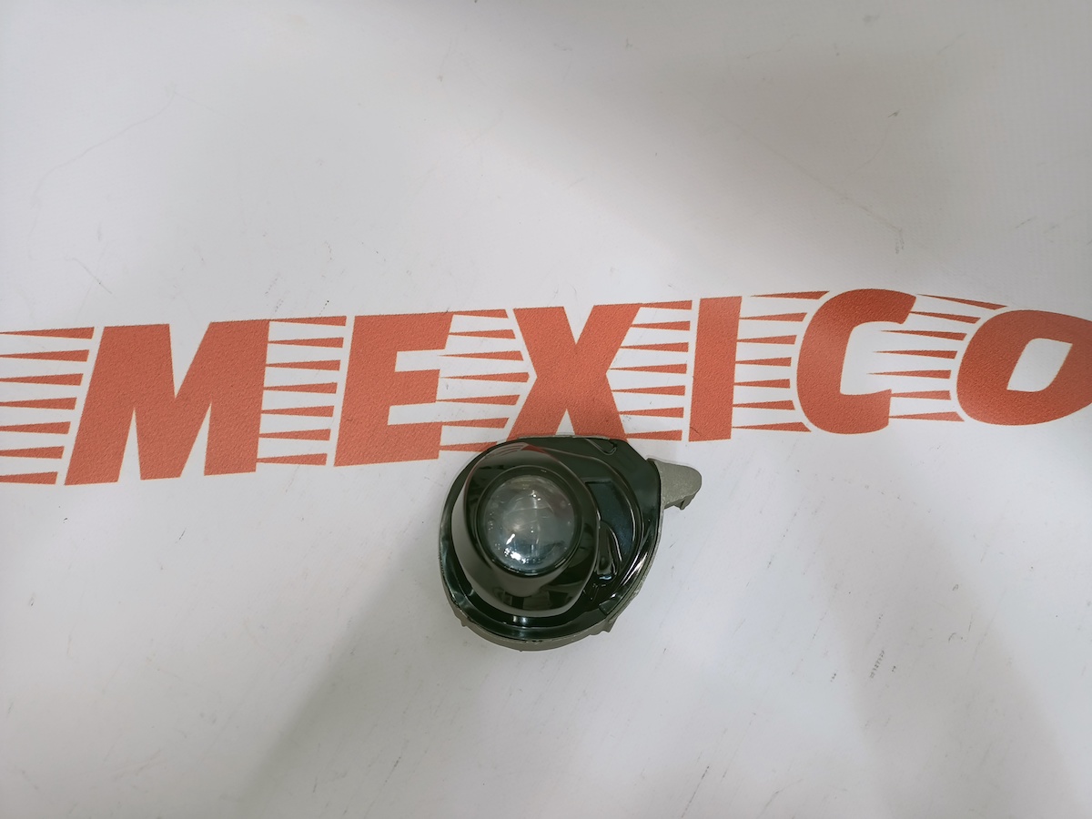 Протитуманна фара права Mazda CX5 2017-2020 (B63B-51-680A), аналог
