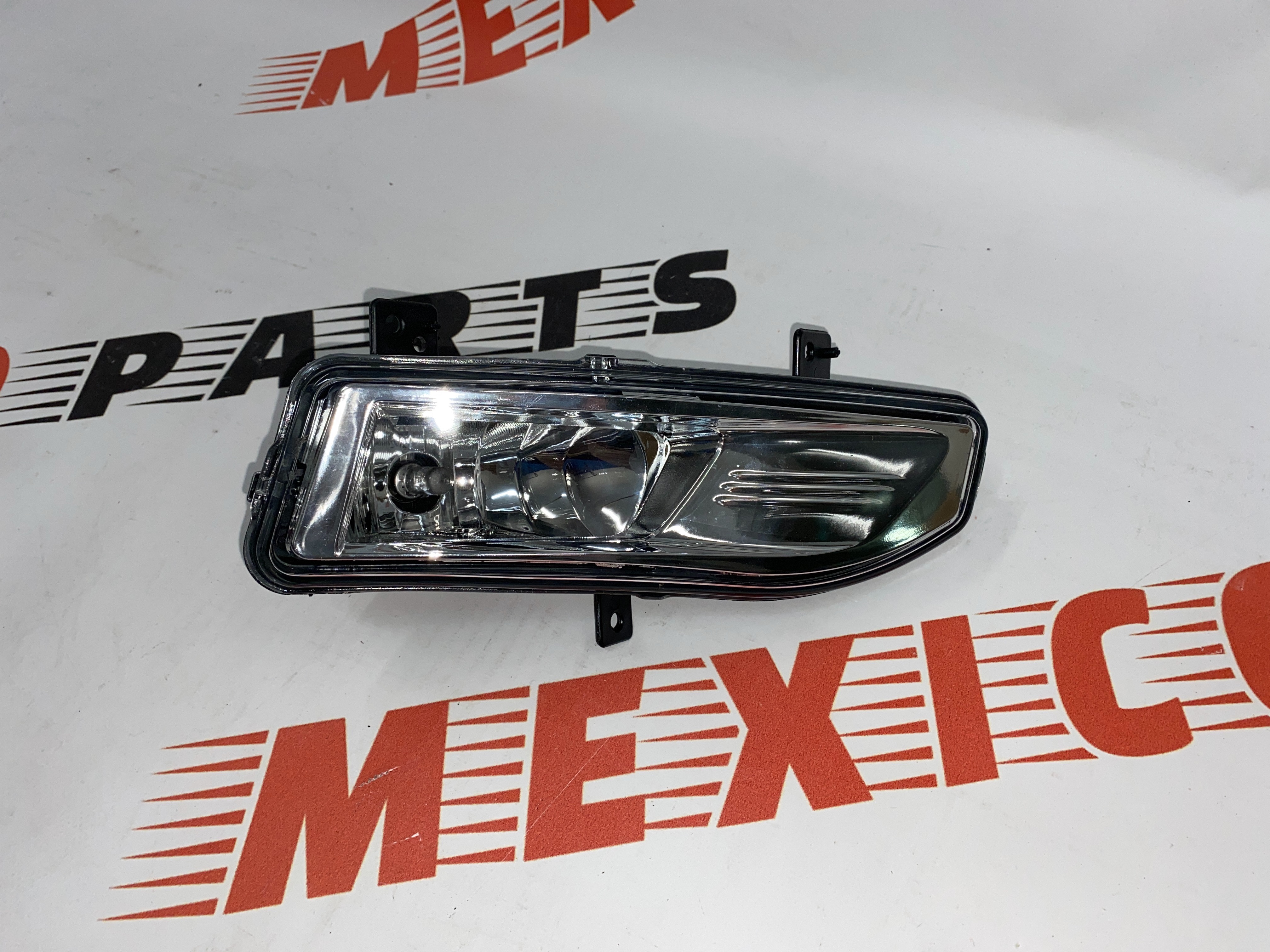 Противотуманная фара правая Nissan X-Trail(Rogue) 2017-2020 ( 26150-8995A), аналог
