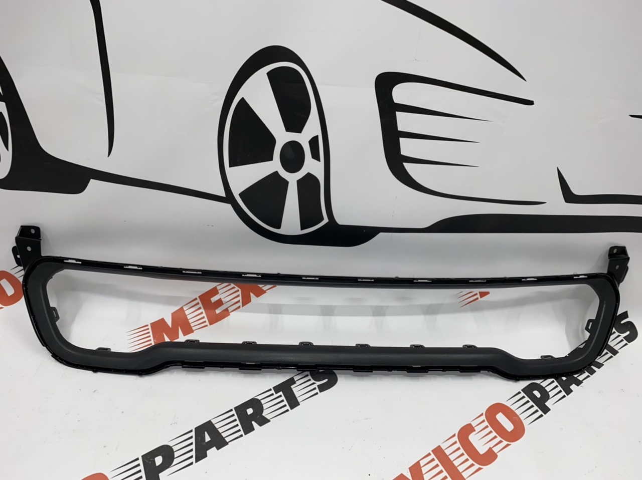 Накладка (молдинг) решітки бампера чорна Jeep Cherokee KL 2014-2018 (68210024AC), аналог