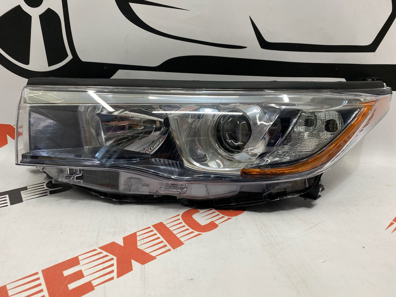 Фара ліва світла Toyota Highlander 2014-2016( 811500E180), аналог
