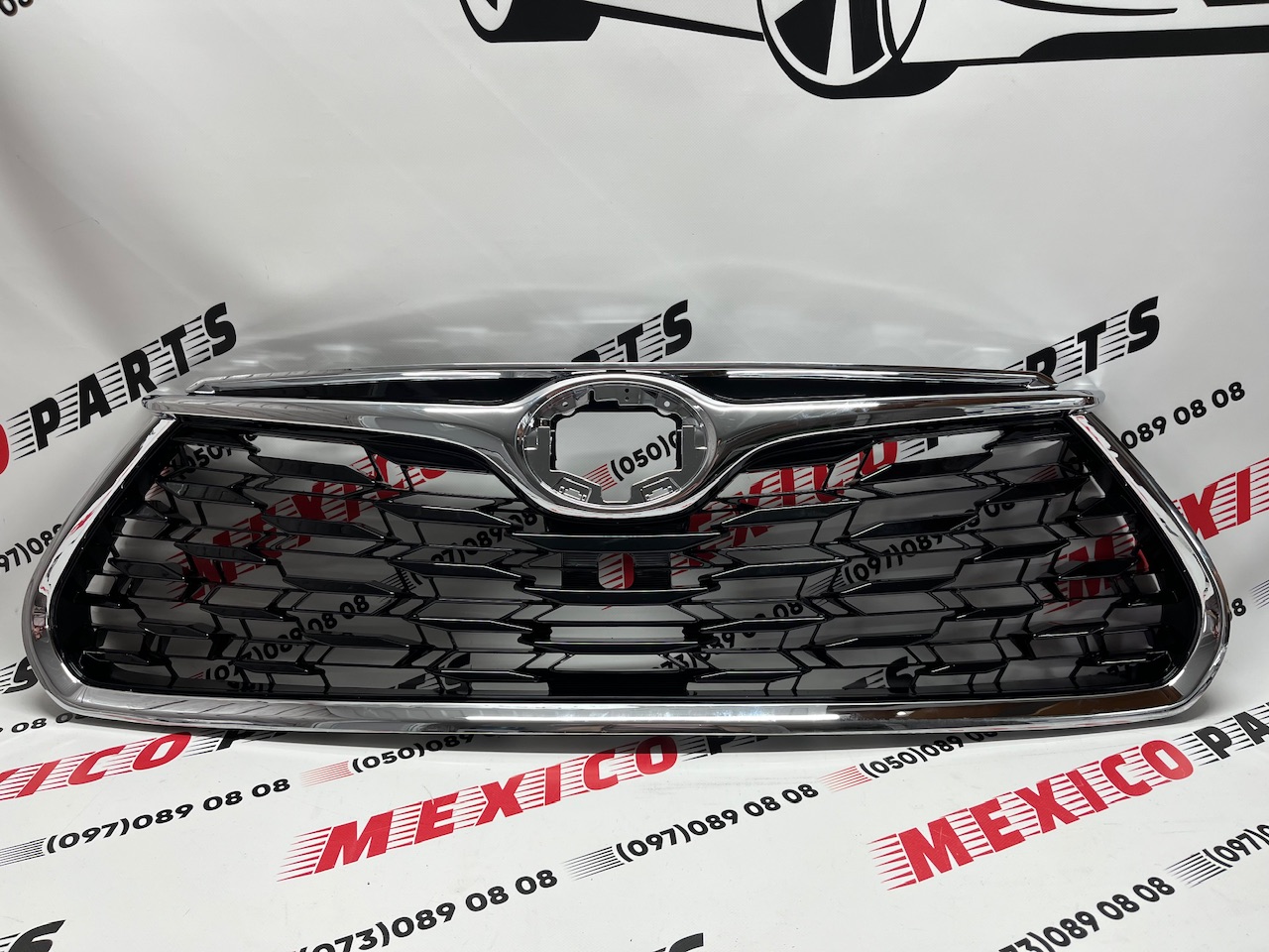 Решетка радиатора под камеру Toyota Highlander 2020-(531010E370), аналог
