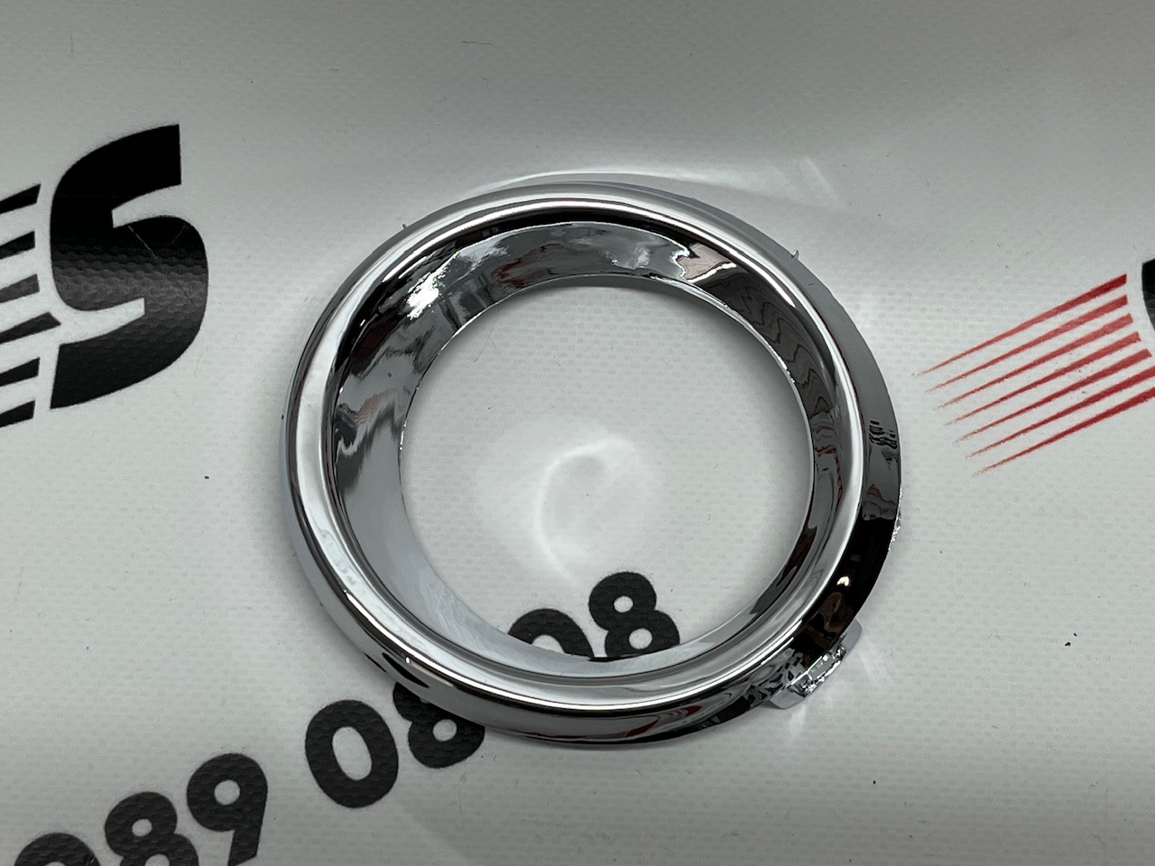 Хром протитуманної фари права Mazda 3 2013-2015 (BJE150C12), аналог