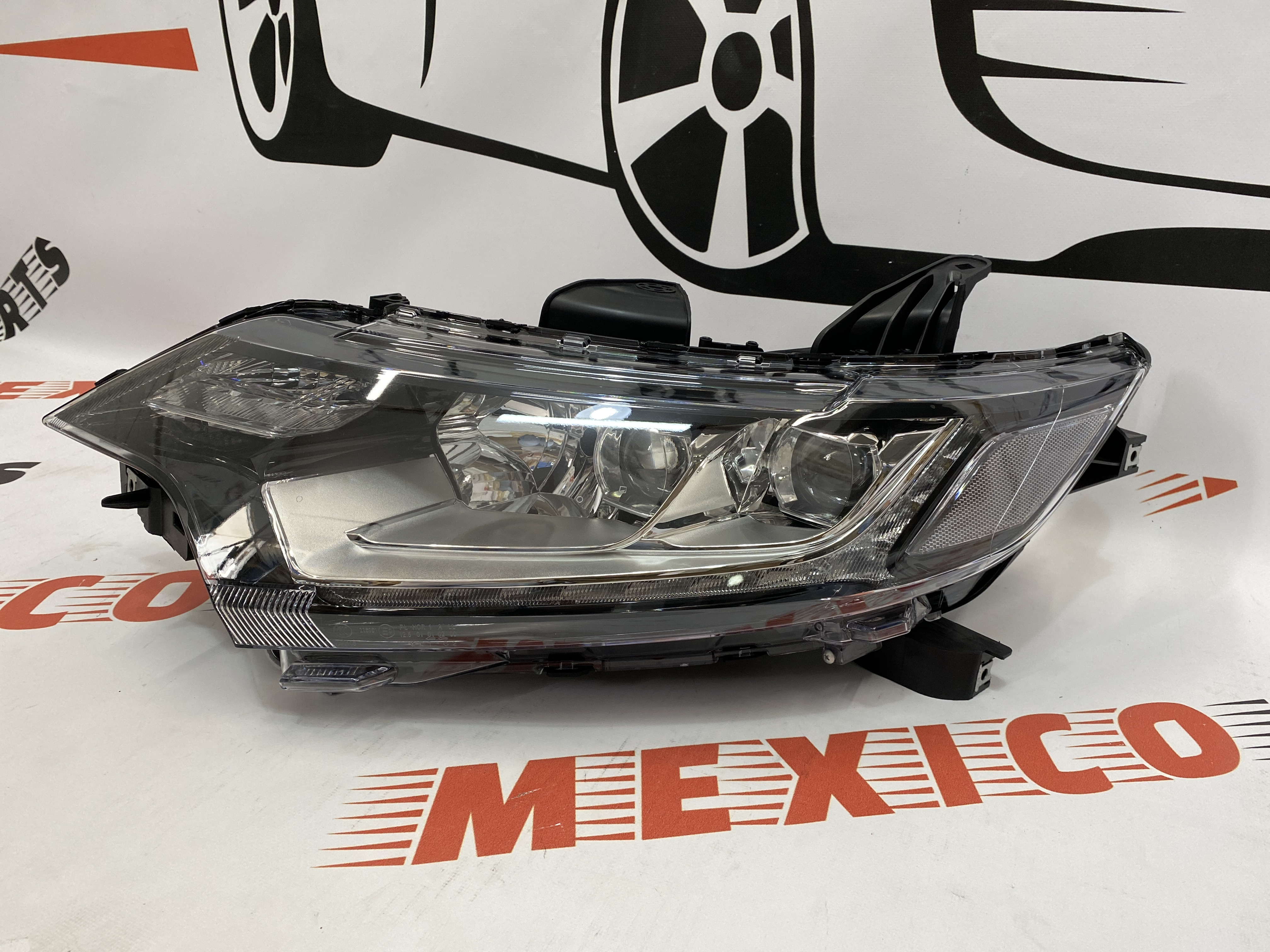 Фара ліва з ксенон на дві лінзи EU Mitsubishi Outlander 2016-2018 (8301C863), аналог