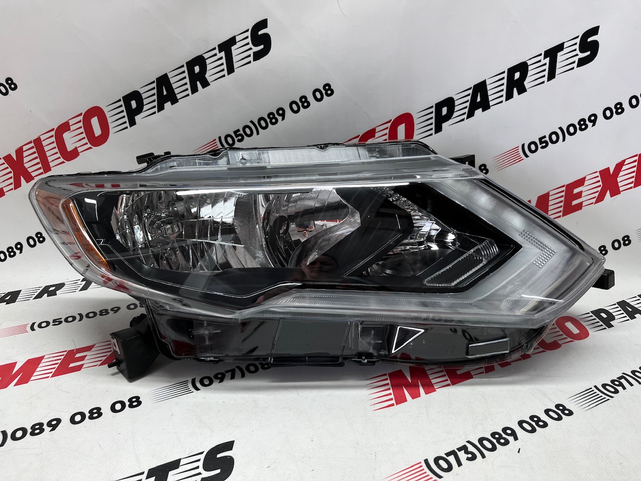 Фара галоген правая с желтым катафотом USA Nissan X-Trail(Rogue) 2017-2020 (260106FL0A), аналог