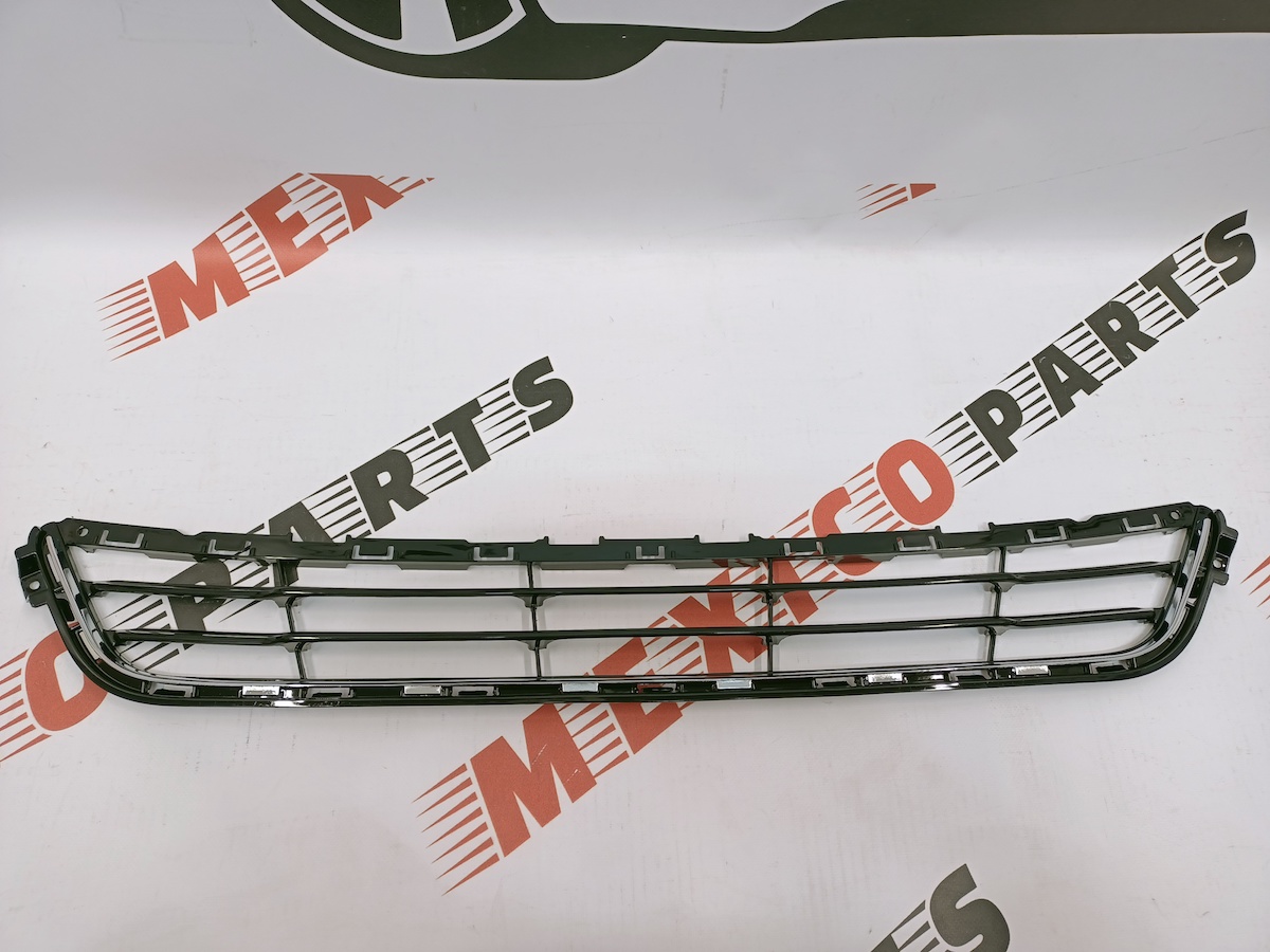 Решётка бампера Ford Fusion 2013-2016 (DS7Z-17K945-AB), аналог