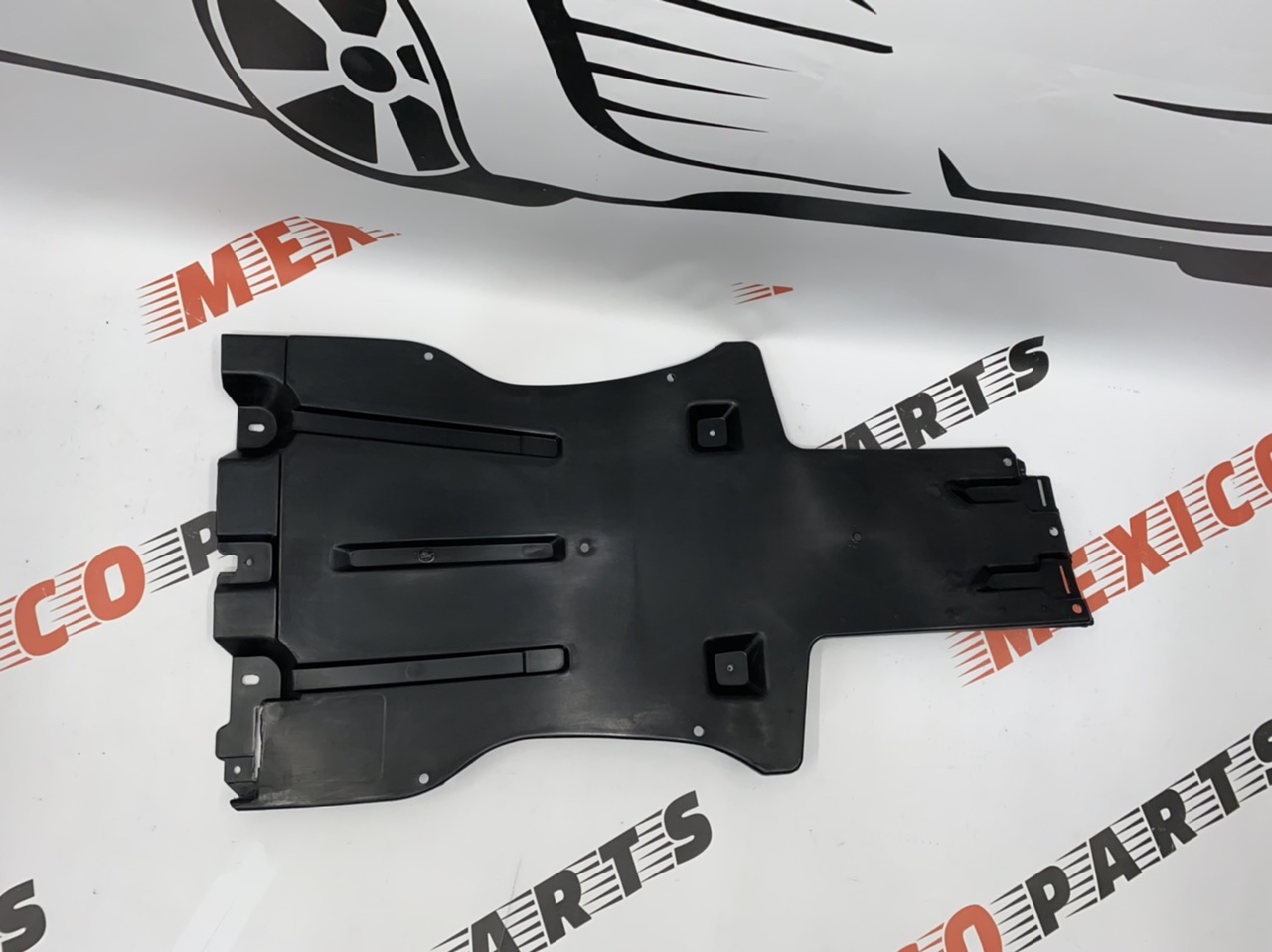 Продолжение защиты двигателя  Volkswagen  Touareg  2011-2018 (7P0825231), аналог