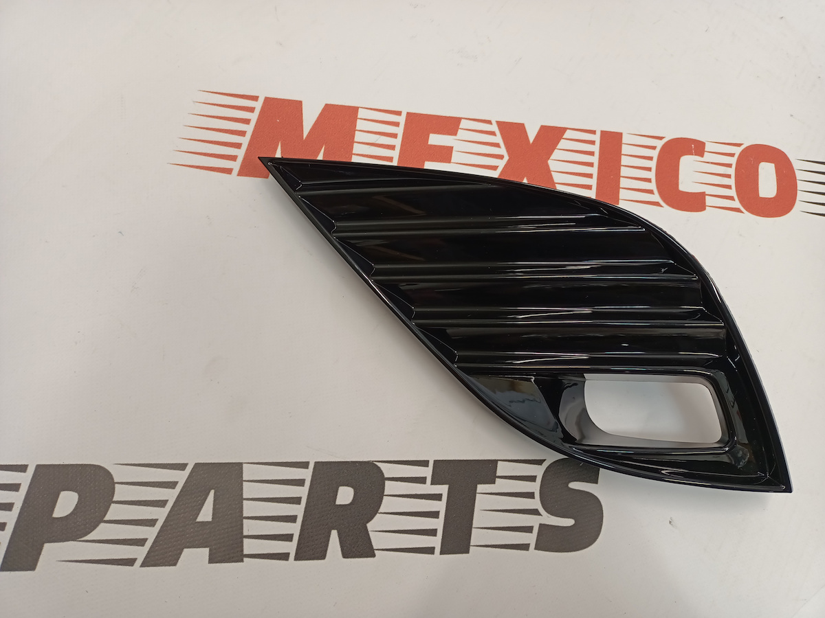 Рамка протитуманної фари ліва Toyota Camry 2018-2020 (81482-33110), аналог