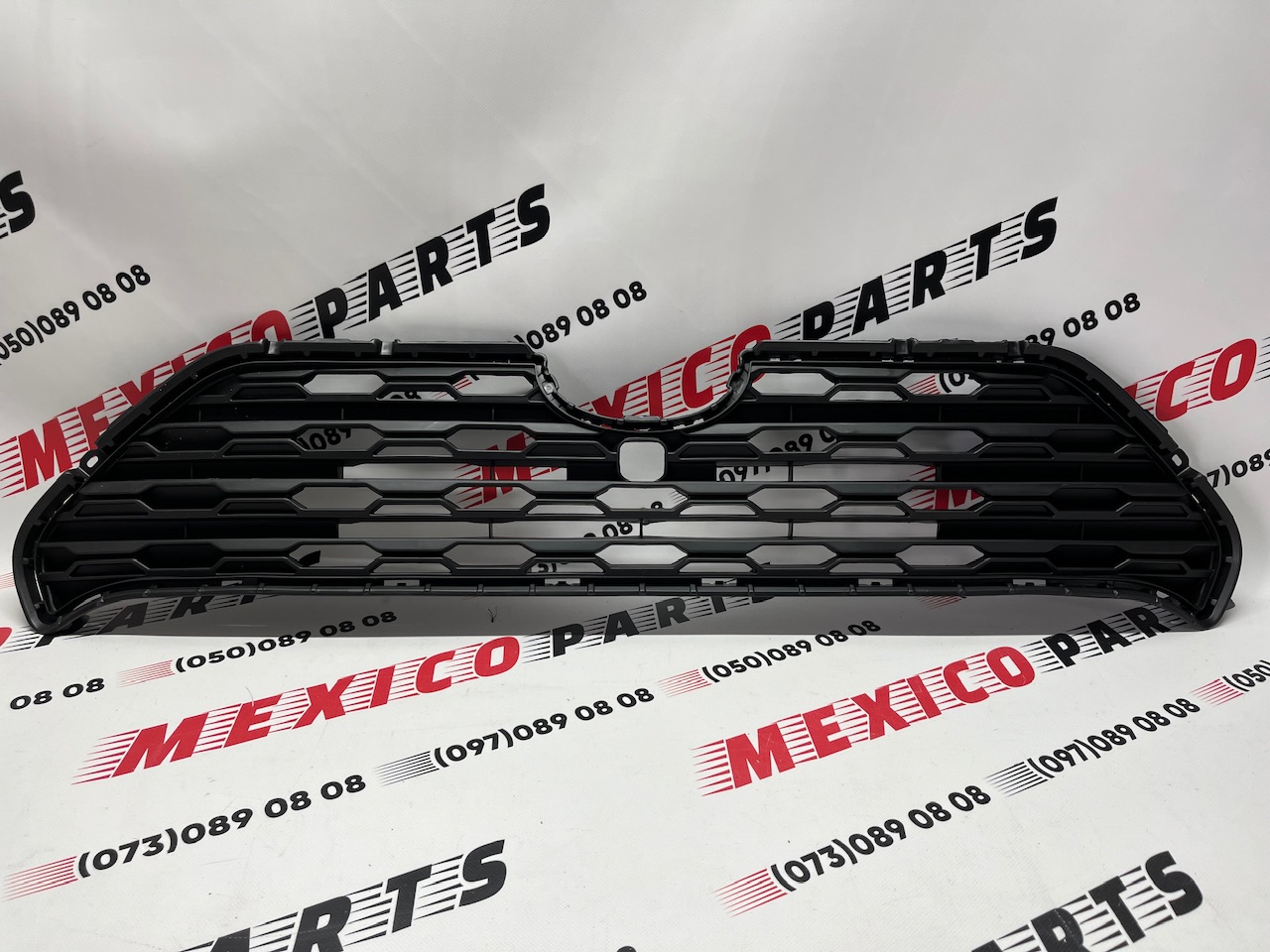 Решетка переднего бампера Toyota RAV4 2019-2021 (53112-0R150), аналог