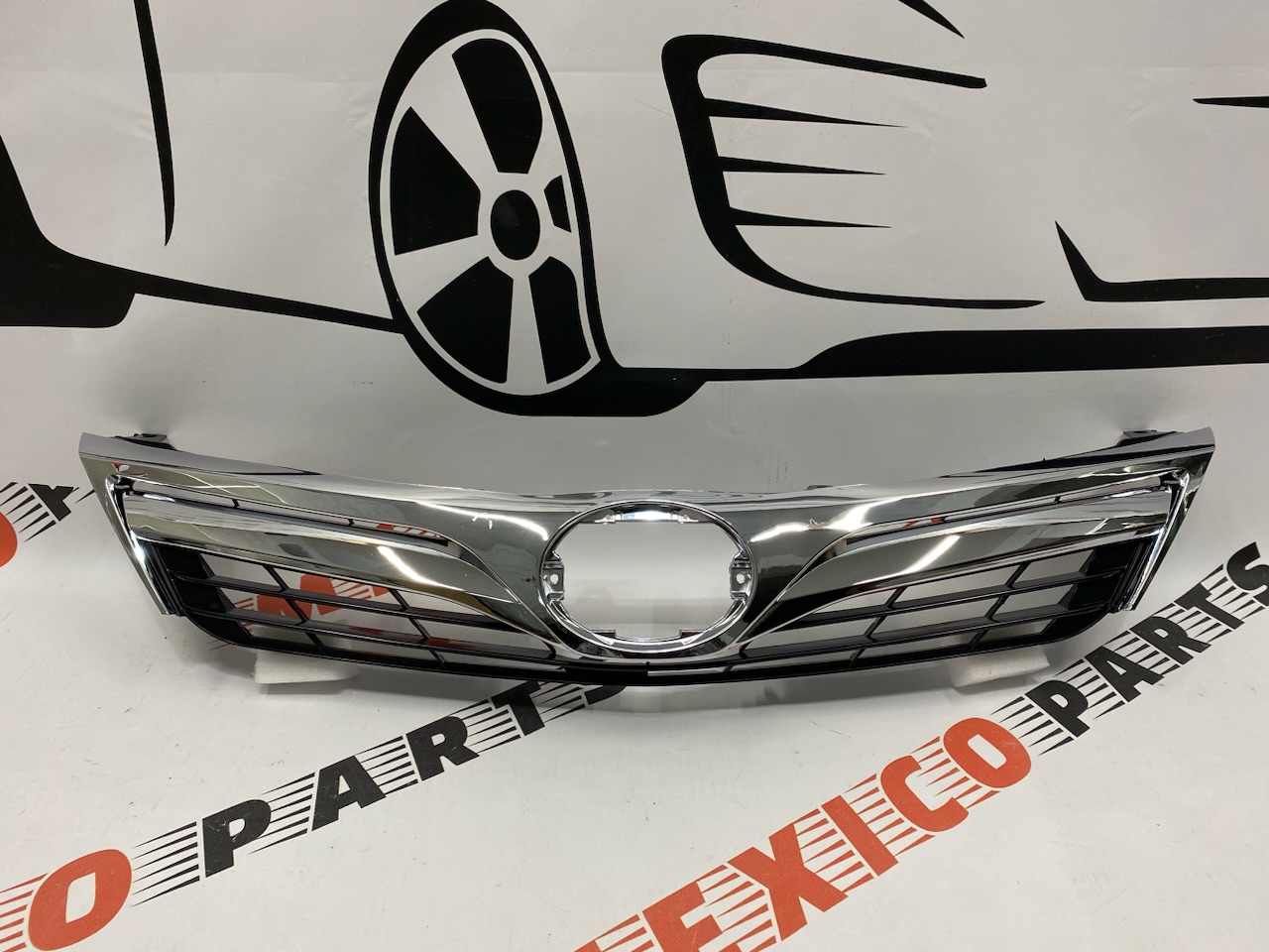 Решітка радіатора LE Toyota Camry 2012-2014 (5310106350), аналог