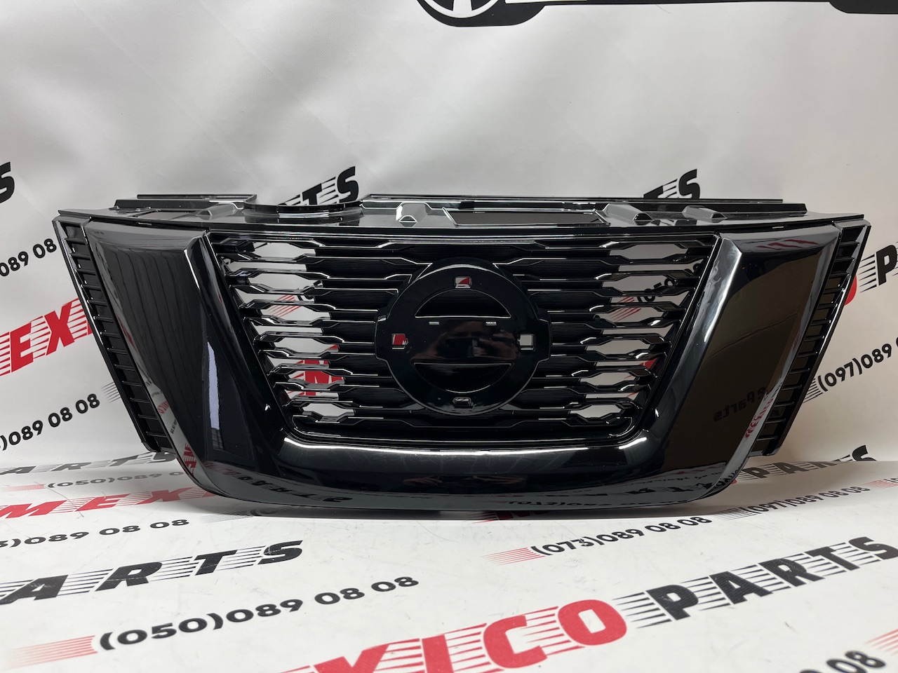 Решетка радиатора черная Nissan X-Trail(Rogue) 2017-2020 (623106FL0A), аналог