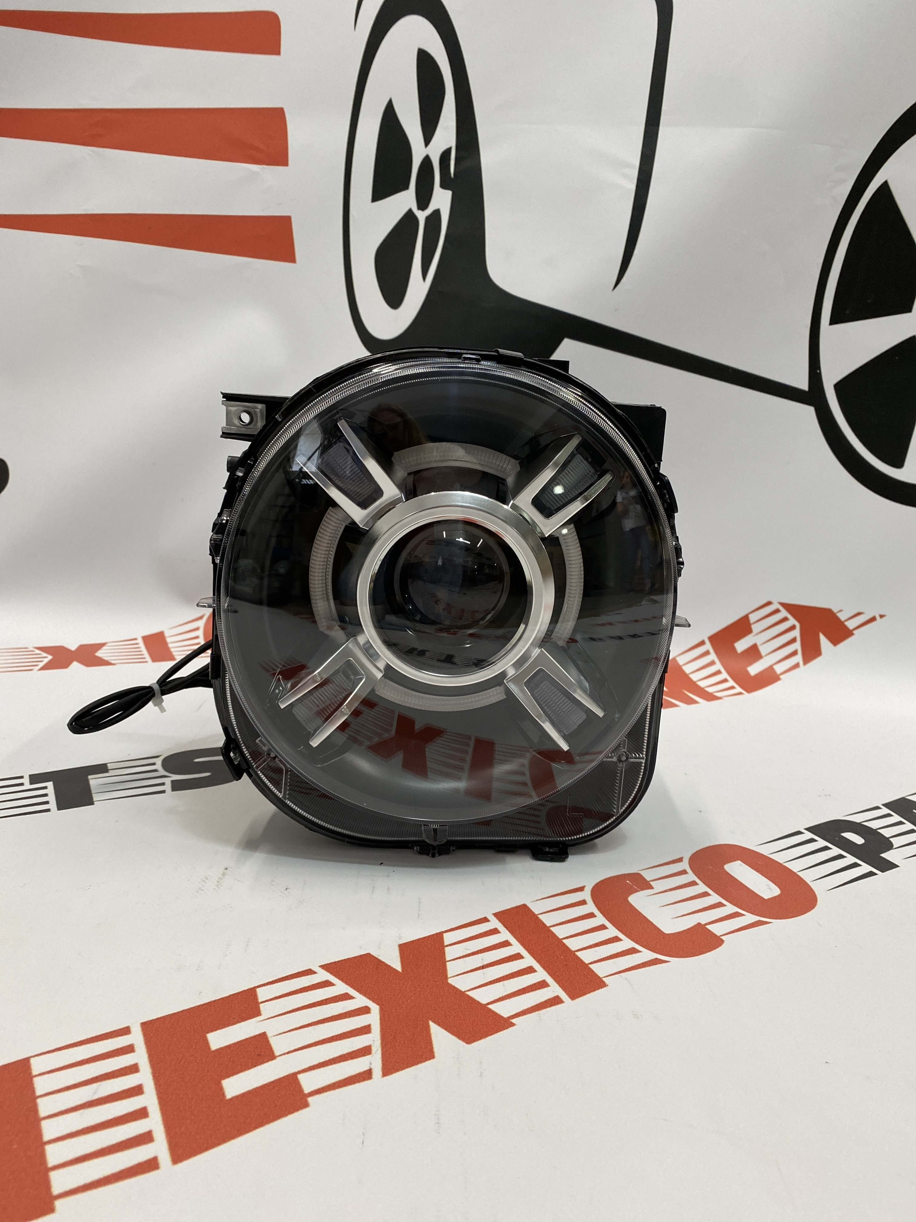 Фара ліва ксенон Jeep Renegade 2015-2018 (68256571АА), аналог