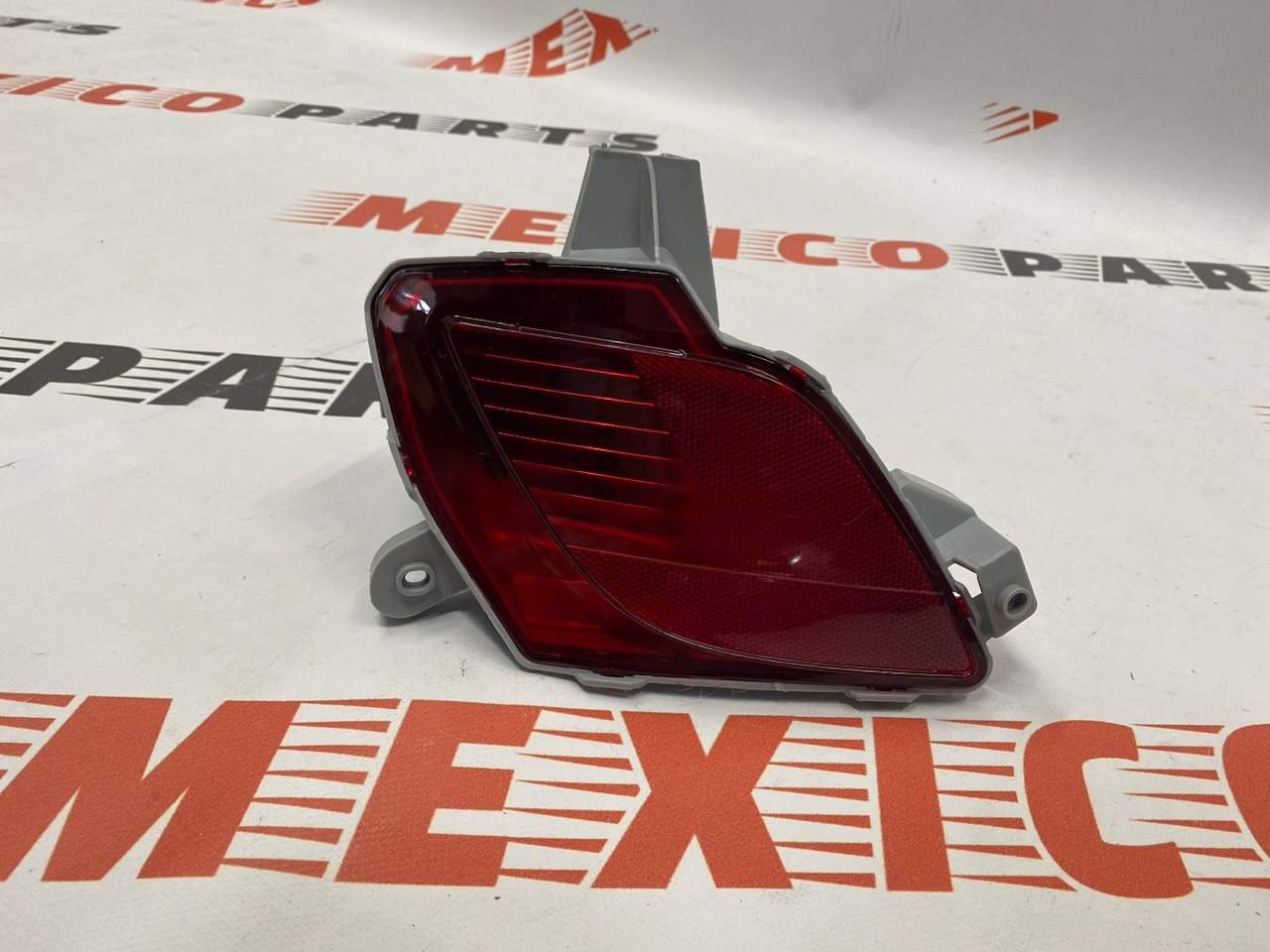 Протитуманна фара задня права Mazda CX5 2013-2016, аналог