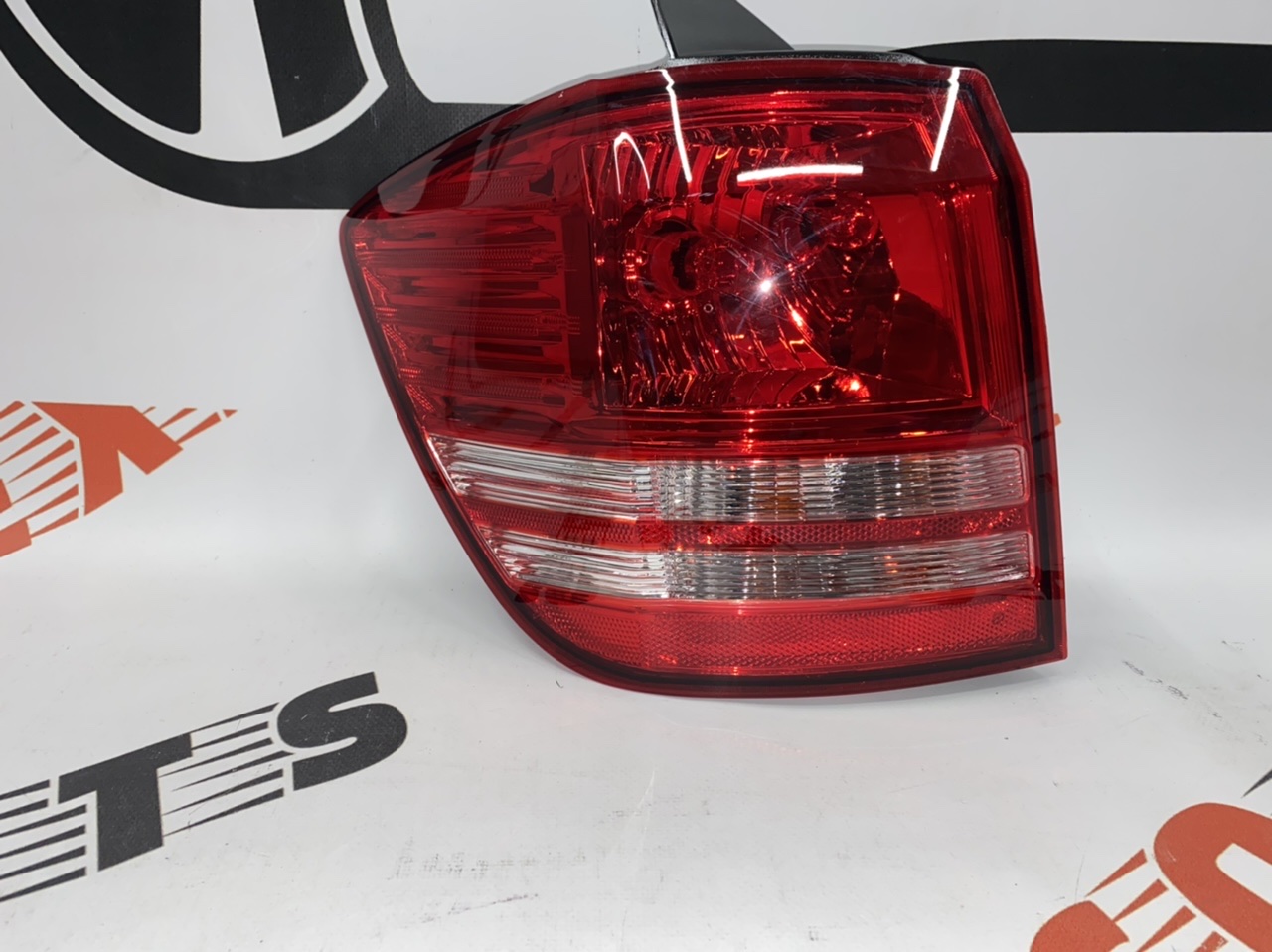 Фонарь в крыло светлый галоген левый Dodge Journey 2011-(05116291AH), аналог