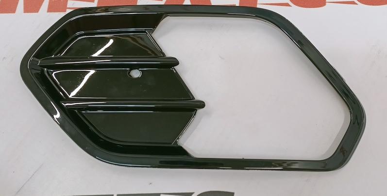 Рамка противотуманной фары глянец левая Ford Escape(Kuga) 2017- 2019 (GJ5Z-17E811-BA), аналог