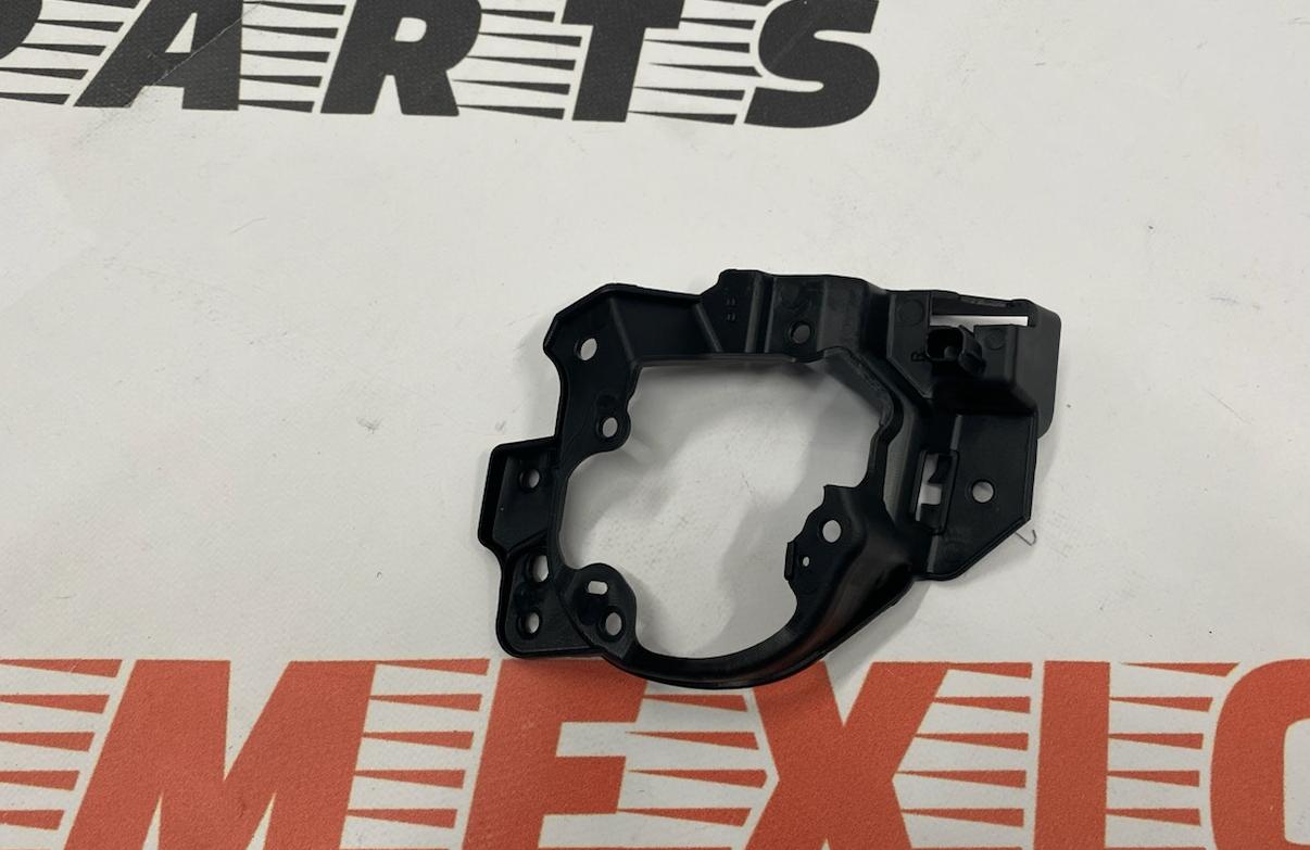 Крепление противотуманной фары правое Mazda 3 2016-2018 (B63B51684), аналог