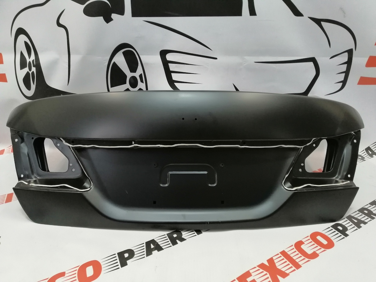 Кришка багажника  Honda Accord 2013-2017 (68500-T2A-A80ZZ), аналог