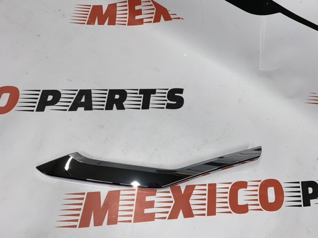 Хром переднього бампера нижній лівий  Mitsubishi Eclipse Cross 2018- 2021 (6407A247), аналог