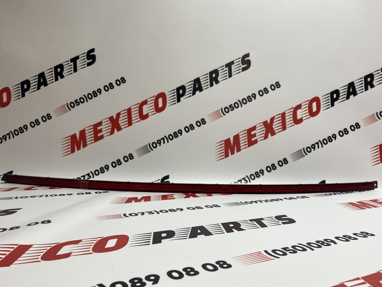 Катафот заднего бампера центр Volkswagen Touareg 2019 - (760945103), аналог