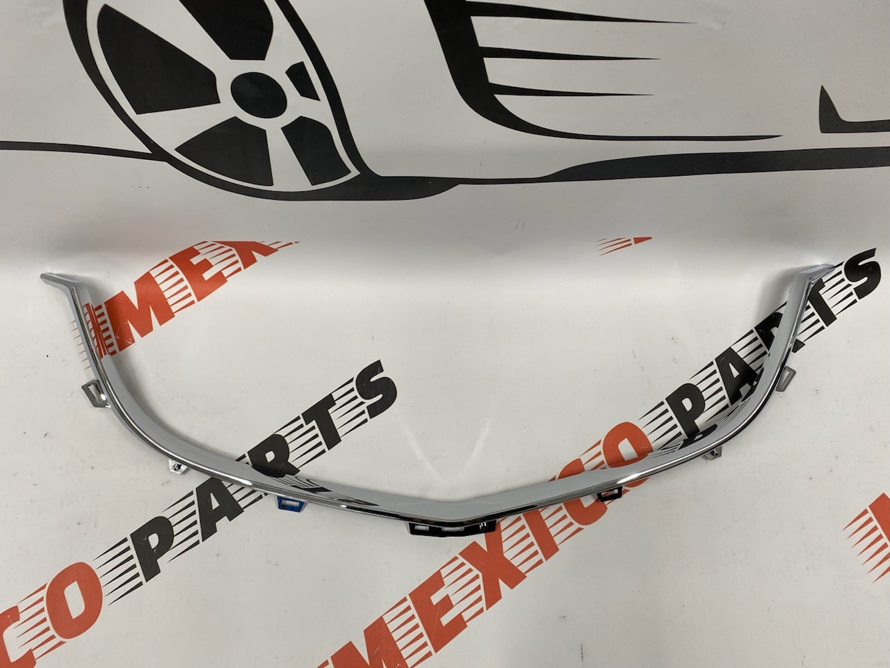 Хром решітки радіатора Mazda CX5 2013-2016 (KD53507J1A), аналог